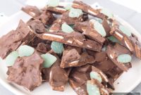 Mint Slice Chocolate Bark Recipe for Homemade Candy Bars