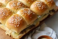 Hawaiian Roll Cheeseburger Sliders Recipe for Party Appetizers