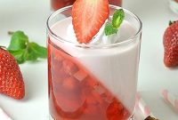 Strawberry Jello Parfait Recipe with Creamy Layers