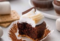 S’mores Cupcakes Recipe: Gooey Campfire Chocolate & Toasted Marshmallow