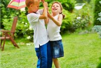 Helping Shy Moms Raise Social, Confident Kids