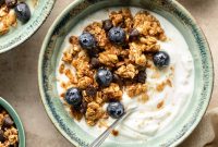 Crunchy Peanut Butter Granola Recipe for Breakfast & Snacks