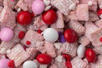 Valentine’s Day Muddy Buddies Puppy Chow Recipe for Parties