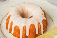 Lemon Glaze Recipe: Zesty Icing for Cakes and Pastries