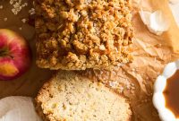 Apple Banana Bread with Crunchy Oat Crumble Topping