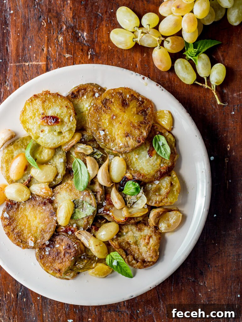 Fried green tomatoes with grapes Fried green tomatoes with grapes