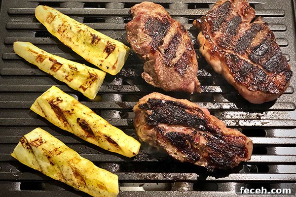 Zojirushi Electric Indoor Grill searing meat and vegetables
